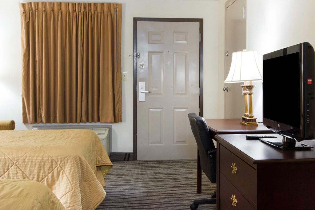 Executive Inn And Suites Enterprise Exteriér fotografie